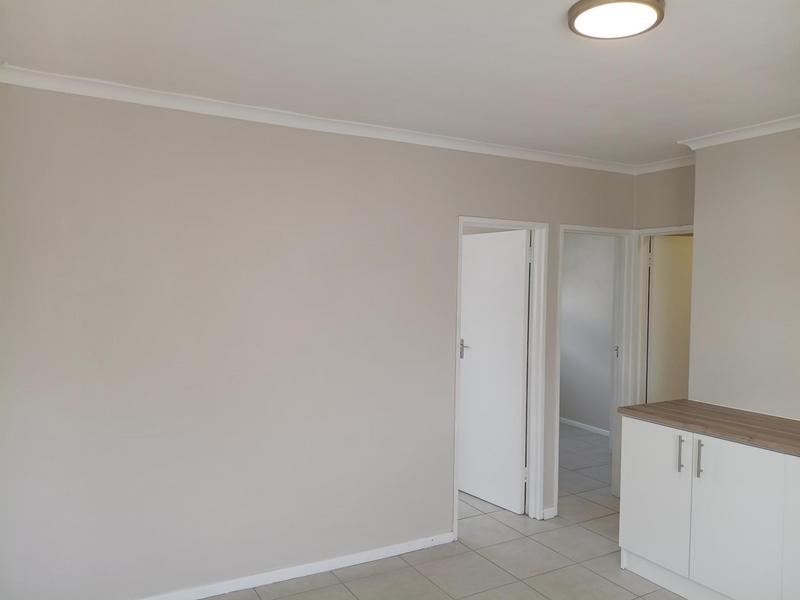 To Let 2 Bedroom Property for Rent in Pinelands Western Cape